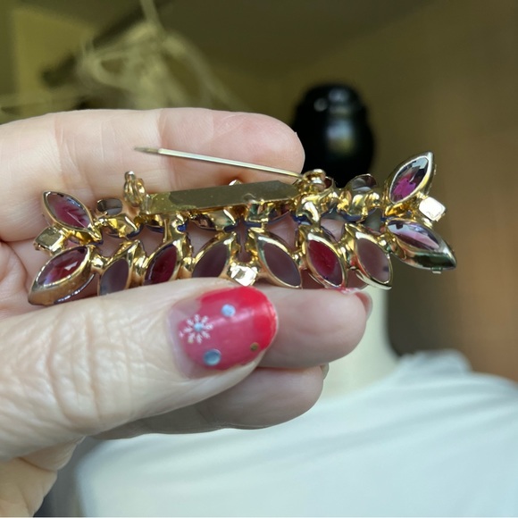 Vintage navette stone (glass) brooch -gold tone jewelry - Picture 10 of 12